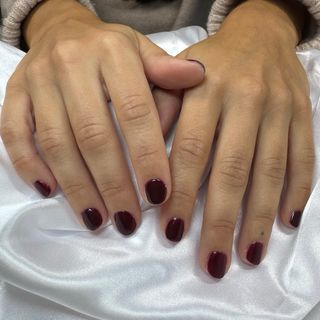 Manicurista en Cangas.