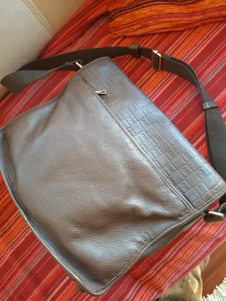 Bolso bandolera de piel calidad hombre Roberto Ver