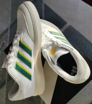 Zapatillas Adidas CourtBlock Blancas y Verdes