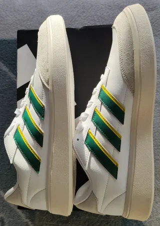 Zapatillas Adidas CourtBlock Blancas y Verdes