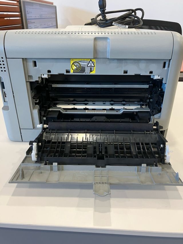 Impresora HP Color LaserJet CP1215