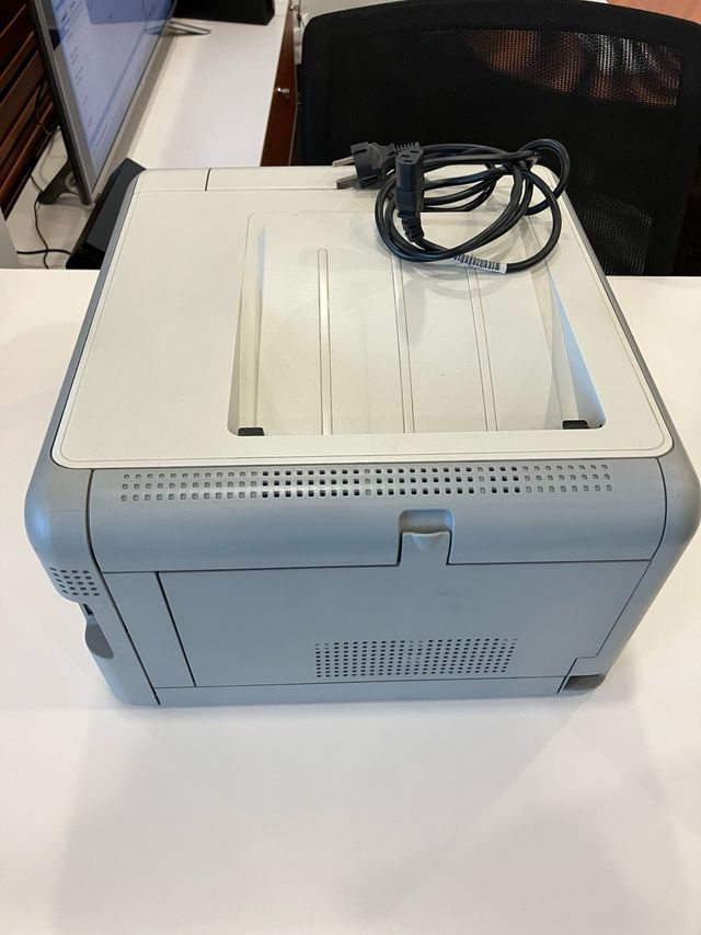 Impresora HP Color LaserJet CP1215