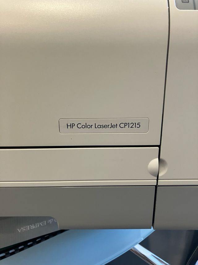 Impresora HP Color LaserJet CP1215