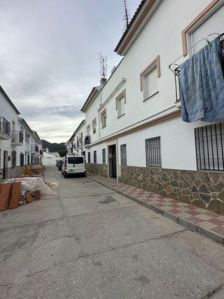 Piso en alquiler en Yunquera