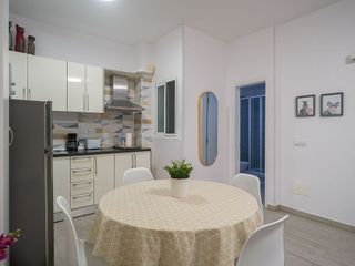 Piso en alquiler en Santa Catalina - Canteras en Palmas de Gran Canaria(Las)