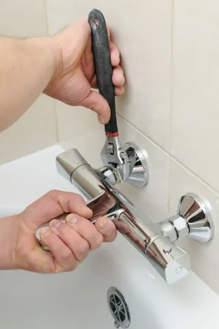 Fontanero: Instalación y Reparación