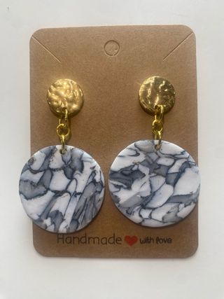 Pendientes de arcilla con diseño mármol