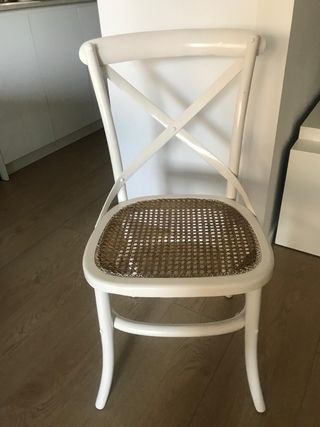 Pack 4 Sillas Blancas con cojines