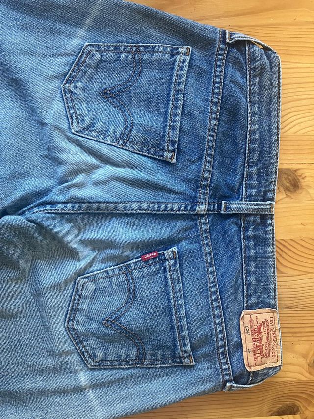Pantalones vaqueros Levi's rectos talla 38