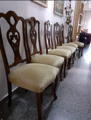 Mesa de madera y 6 sillas