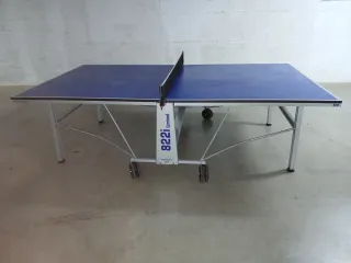Mesa de ping-pong plegable.