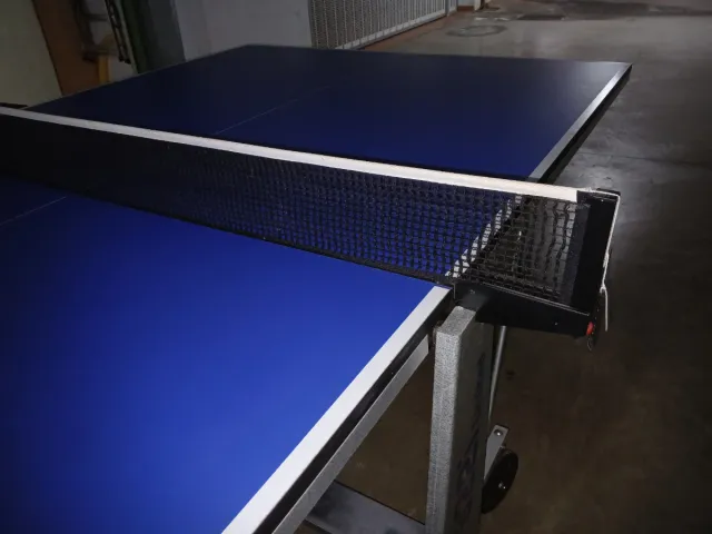 Mesa de ping-pong plegable.