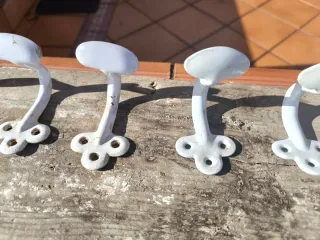 Percheros  lacados blanco franceses años 60