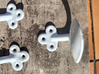 Percheros  lacados blanco franceses años 60