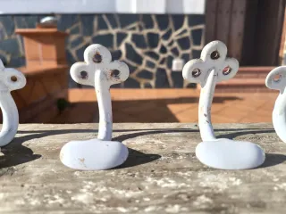 Percheros  lacados blanco franceses años 60