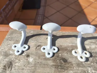 Percheros  lacados blanco franceses años 60