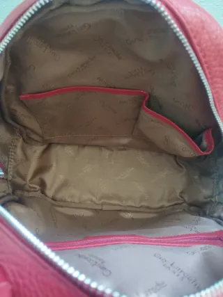 Mochila Guy Laroche roja. PRECIO NEGOCIABLE