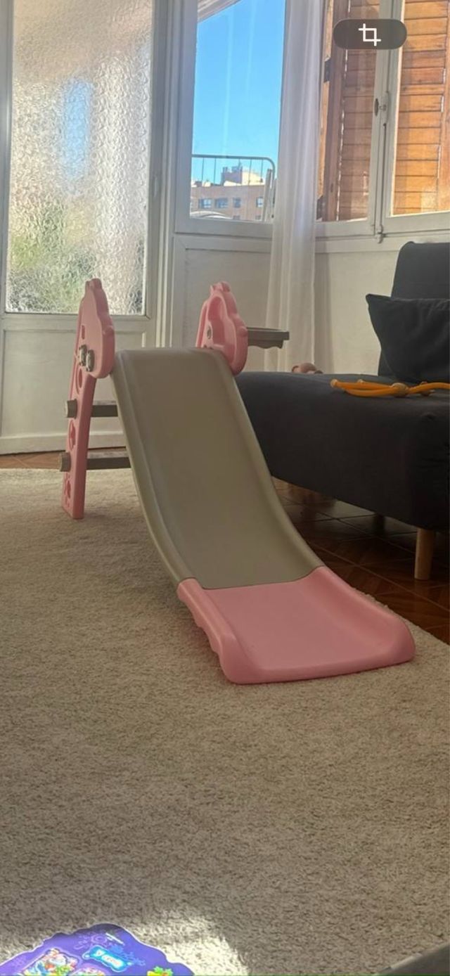 Tobogán infantil rosa y gris