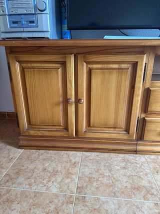 Mueble de comedor de madera