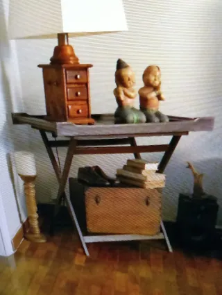 Mesita auxiliar camarera piel y madera