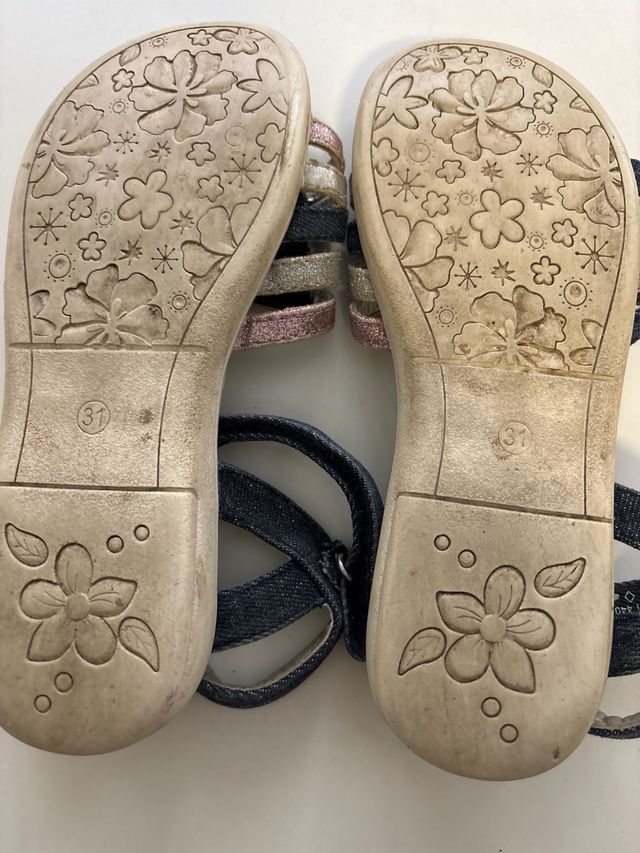 Chanclas rosas talla 31, 32, 34