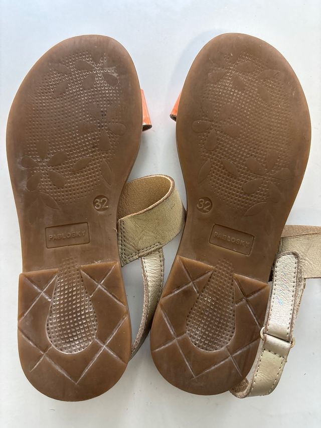 Chanclas rosas talla 31, 32, 34