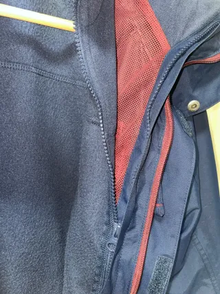 Abrigo Quechua azul con forro polar