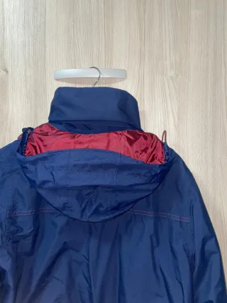 Abrigo Quechua azul con forro polar