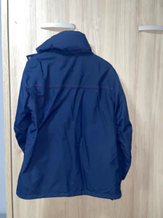 Abrigo Quechua azul con forro polar