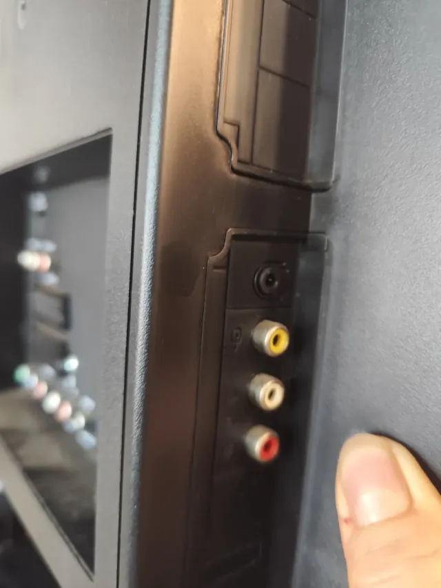 TV Negro 0,50 de alto x 0,67 de ancho 60'