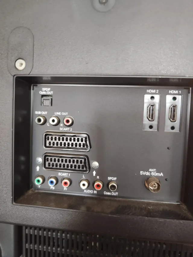 TV Negro 0,50 de alto x 0,67 de ancho 60'