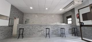 Local comercial en alquiler en Lora del Río