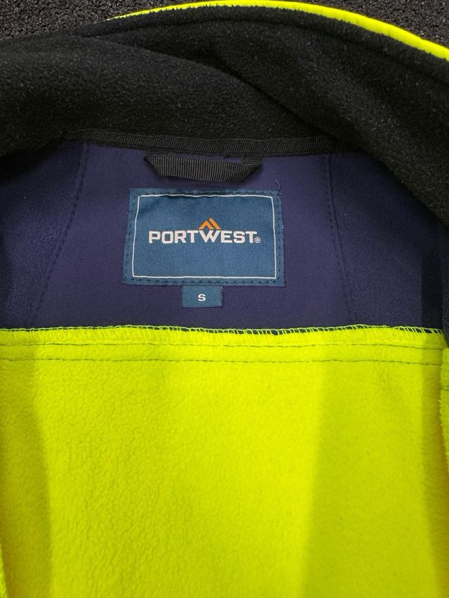 Ropa de prácticas TES