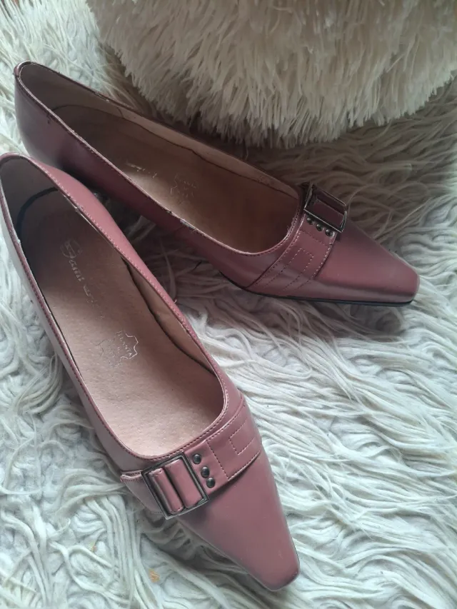 Zapatos de vestir rosa maquullaje  con hebilla