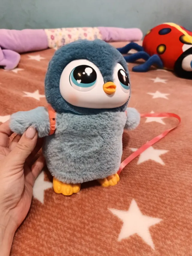 Pingüino andador de peluche