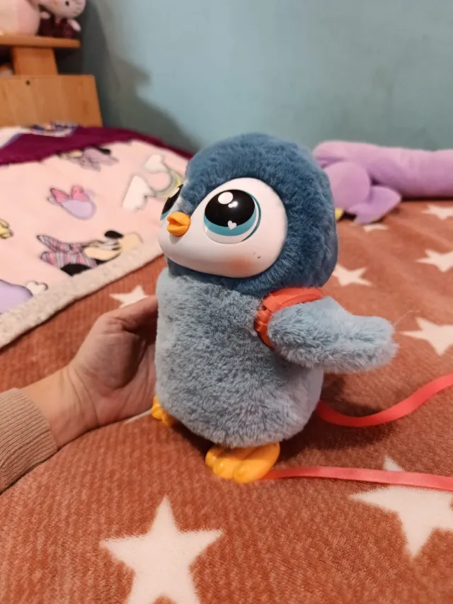 Pingüino andador de peluche