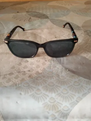 Gafas de sol Carolina Herrera negras y turquesa