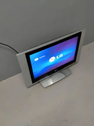 Televisor LG Plata y Negro