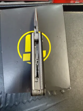 Alicate Multiusos Leatherman Charge Plus