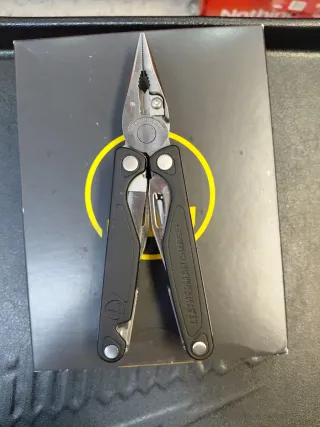 Alicate Multiusos Leatherman Charge Plus