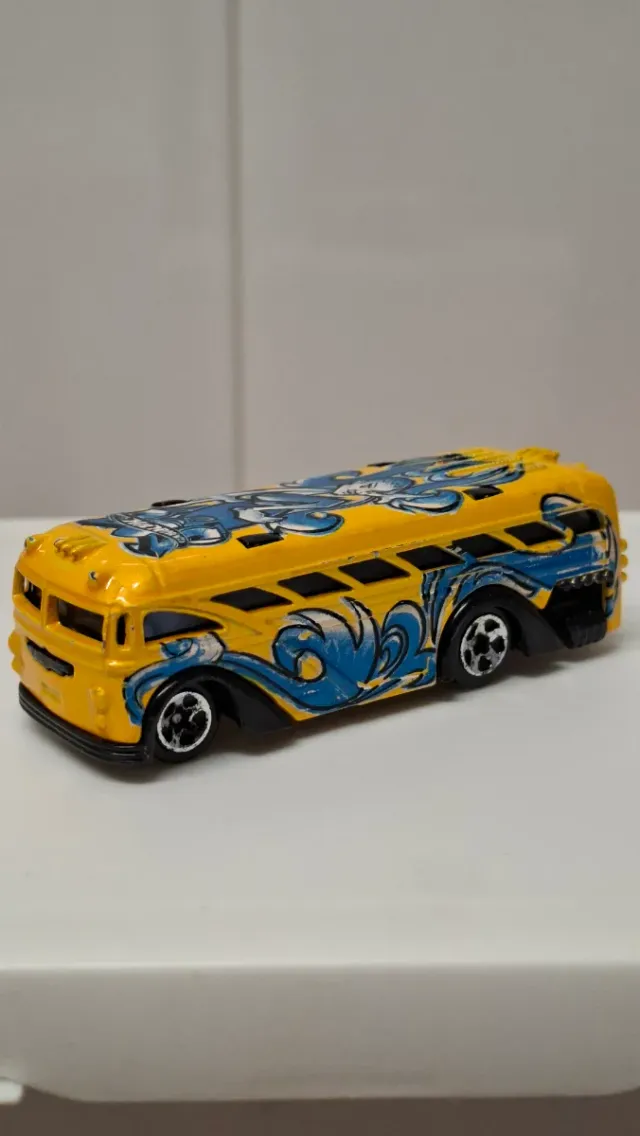 Autobús Escolar Hot Wheels Surfin