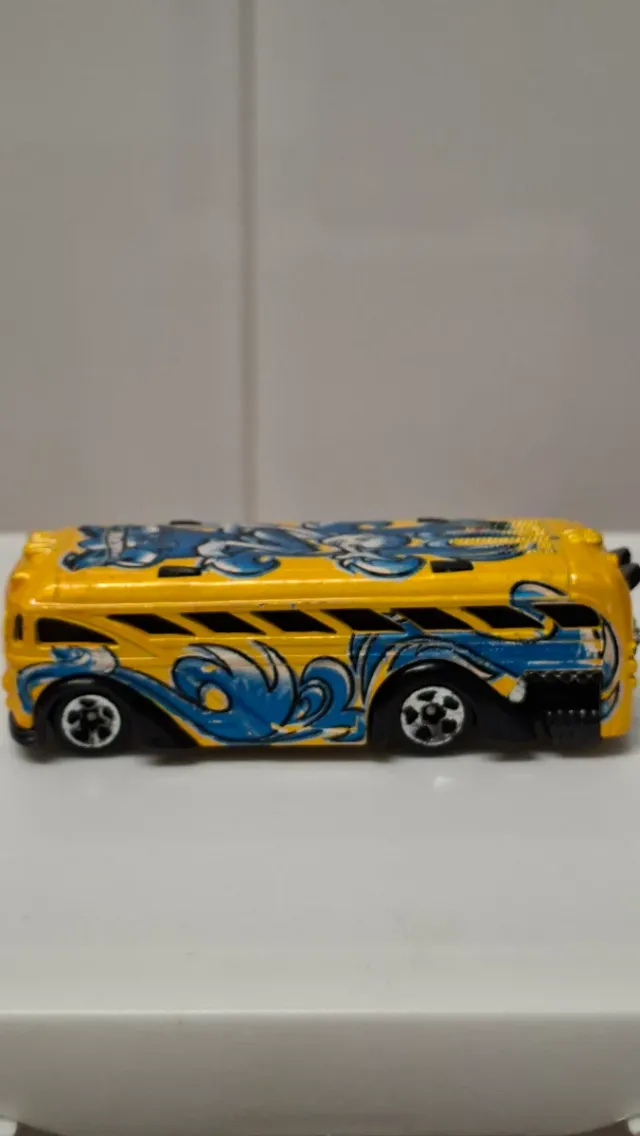 Autobús Escolar Hot Wheels Surfin