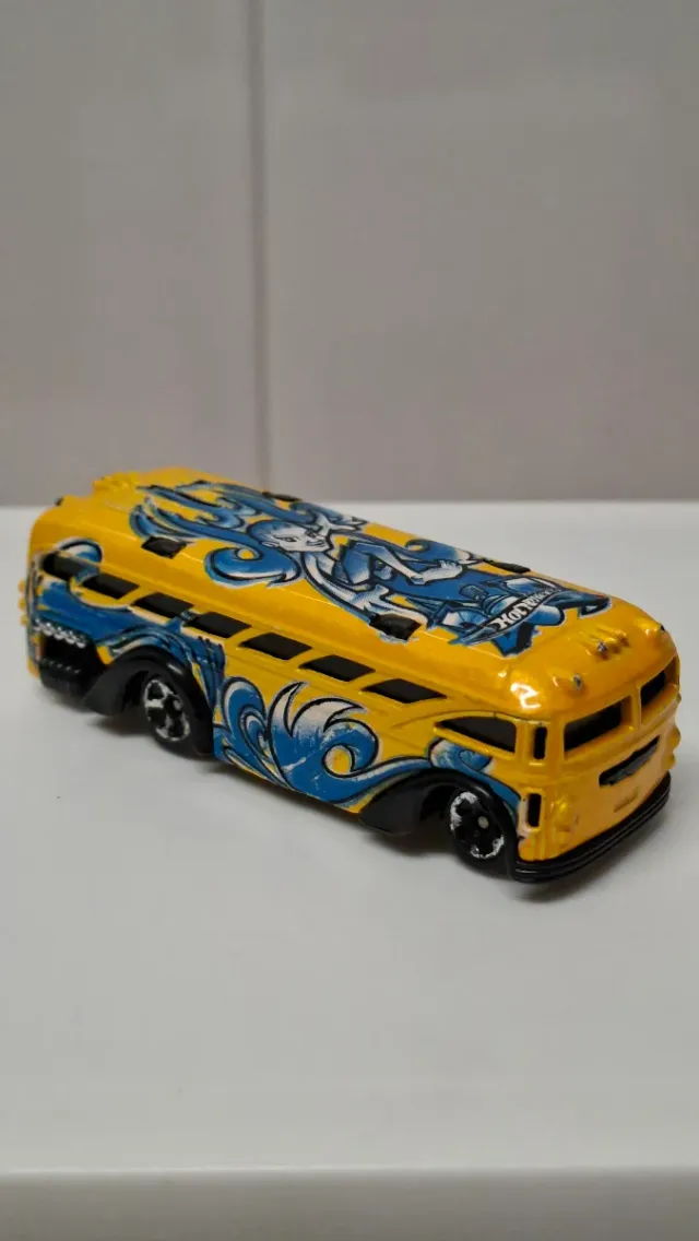 Autobús Escolar Hot Wheels Surfin