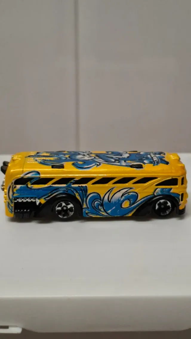 Autobús Escolar Hot Wheels Surfin