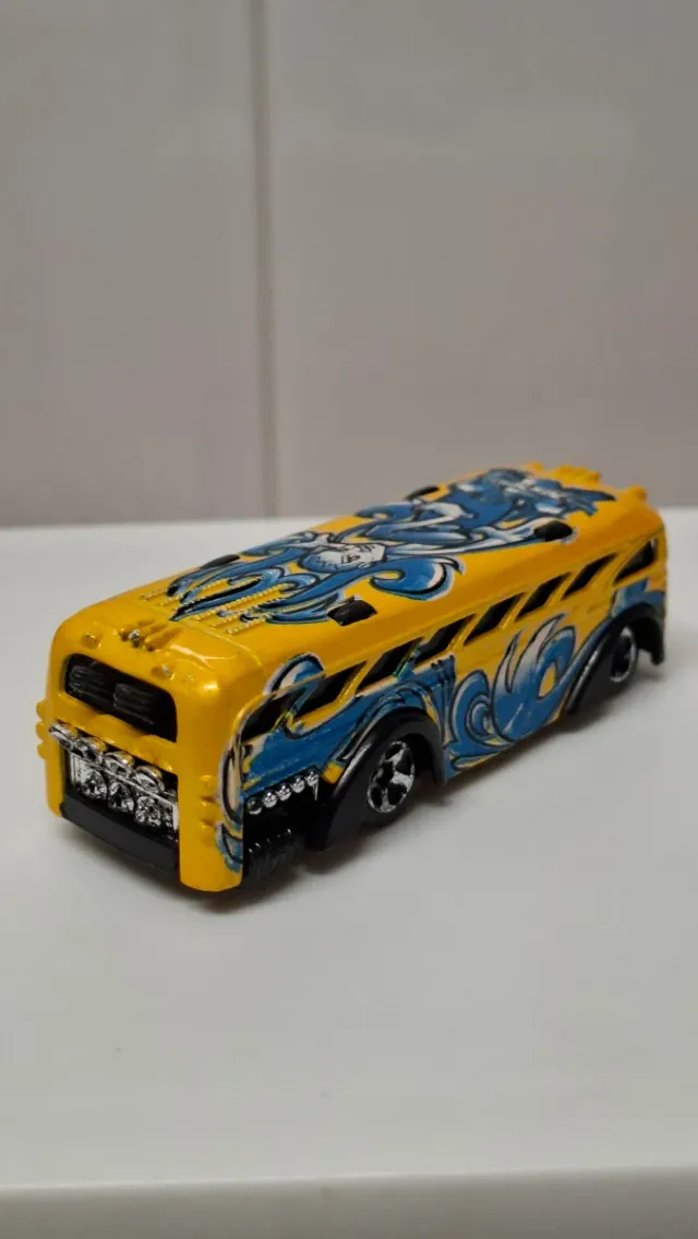 Autobús Escolar Hot Wheels Surfin