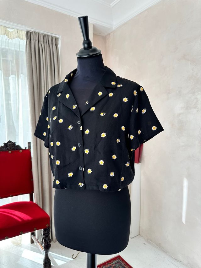 Camisa crop top flores