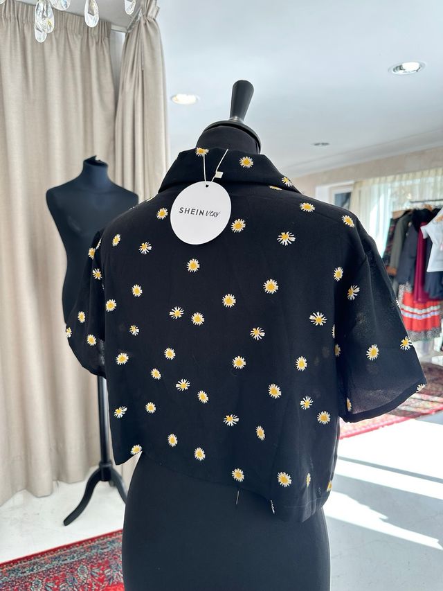 Camisa crop top flores