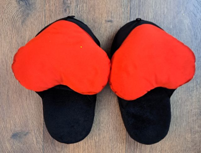Pantuflas Corazón Rojas y Negras
