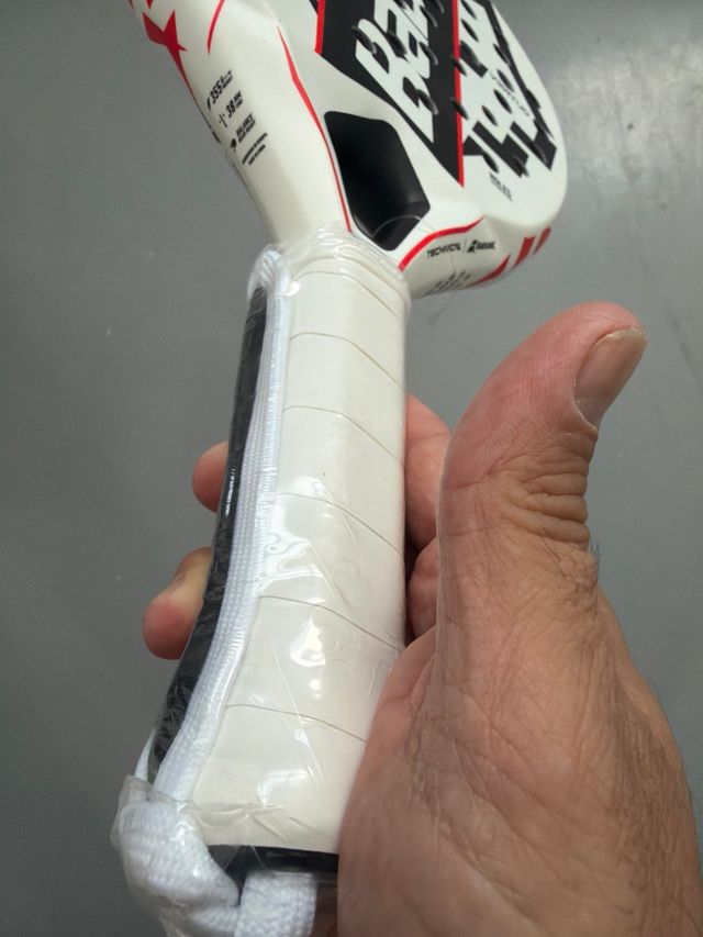 Pala de pádel Babolat Vertuo precintada