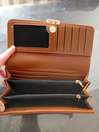 Bolso y monedero marrón 15€ todo